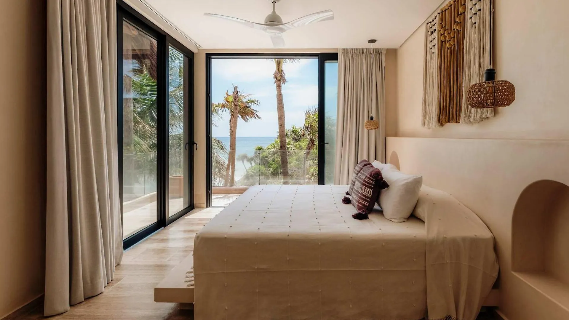 Beachfront Villa - Stunning Pool Tulum