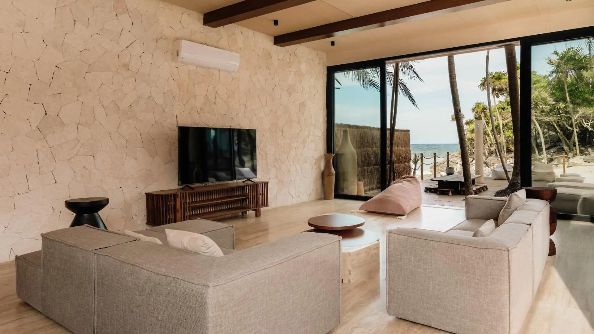 Beachfront Villa - Stunning Pool Tulum Holiday home